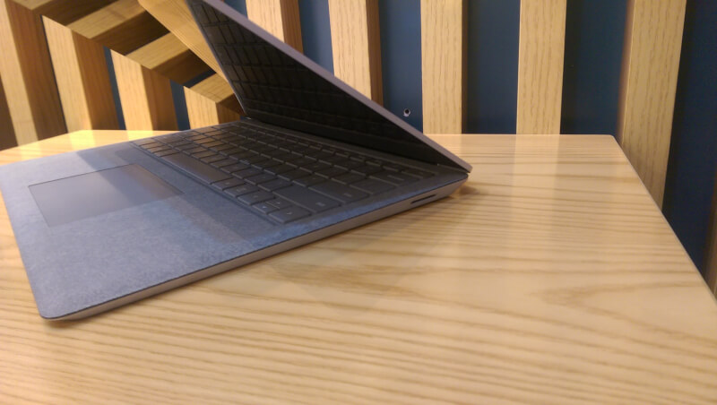 surface-laptop-core-i5-gia-tot