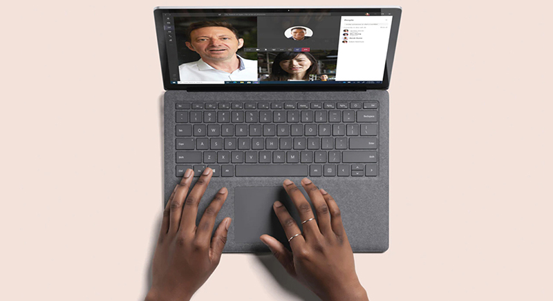video call Surface Laptop 4