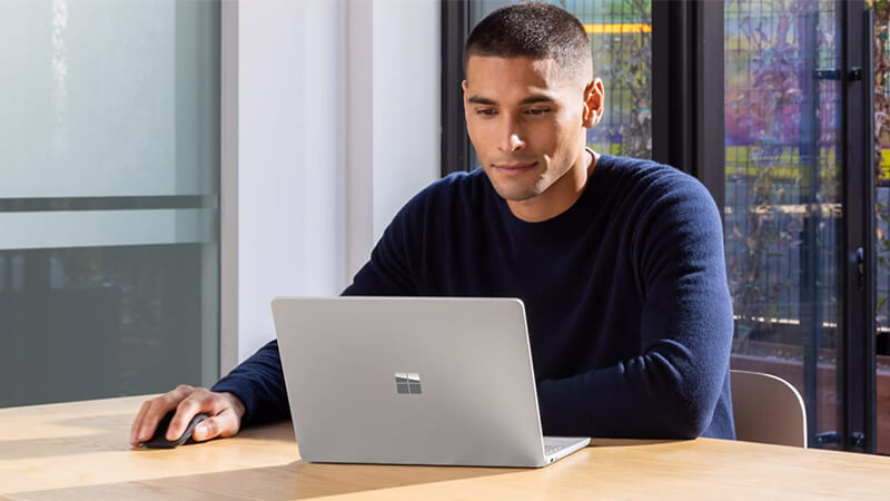 Surface-Laptop-13-inch-gia-tot