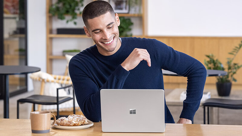 gia-ban-Surface-Laptop-13-inch